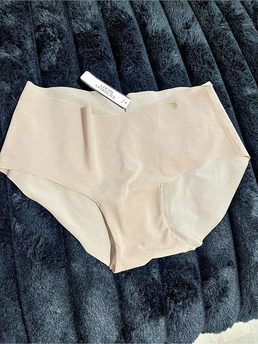 Victoria's Secret Seamless Shimmer Hiphugger Panty